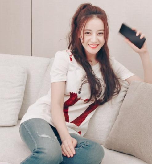 迪丽热巴是独生子吗(迪丽热巴是家里的独生女吗) 迪丽热巴是独生子吗(迪丽热巴是家里的独生女吗)