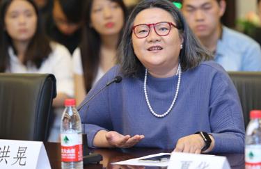 洪晃个人资料简介,洪晃是章含之和谁生的 洪晃个人资料简介,洪晃是章含之和谁生的