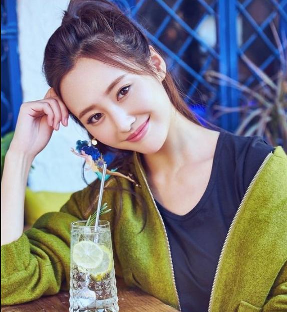 李纯到底有多迷人(李纯演庆余年里的谁) 李纯到底有多迷人(李纯演庆余年里的谁)