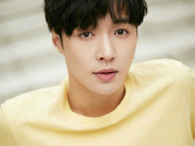 张艺兴怎么了最近都在说他,张艺兴和肖战怎么认识的 张艺兴怎么了最近都在说他,张艺兴和肖战怎么认识的